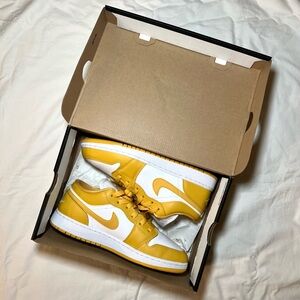Jordan 1s Low White Yellow Pollen Sneakers